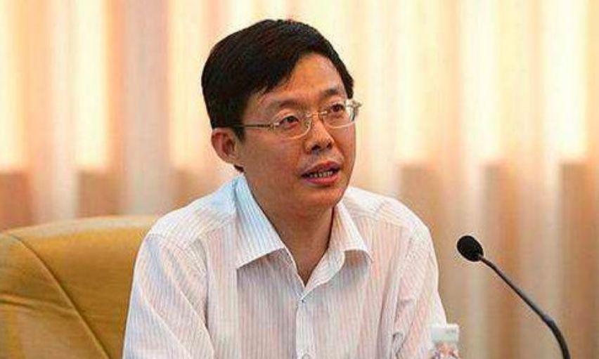 陈远，1967年出生；因任中融人寿董事长期间涉嫌犯违法运用资金罪，于2016年4月21日被羁押，同年5月27日被逮捕，2017年10月26日被取保候审。