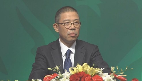 农夫山泉股份有限公司董事长钟睒睒在发布会现场